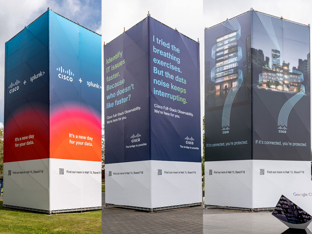 Werbeplakat an einer Fassade