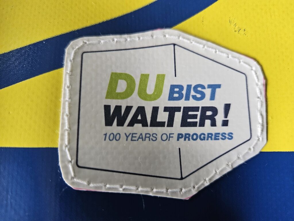 Aufgenaehtes Label „Du bist Walter! 100 Years of Progress